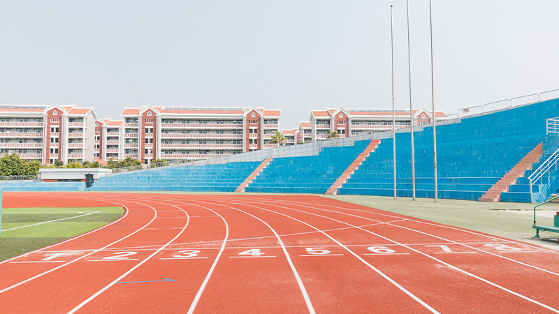 學校操場.jpg