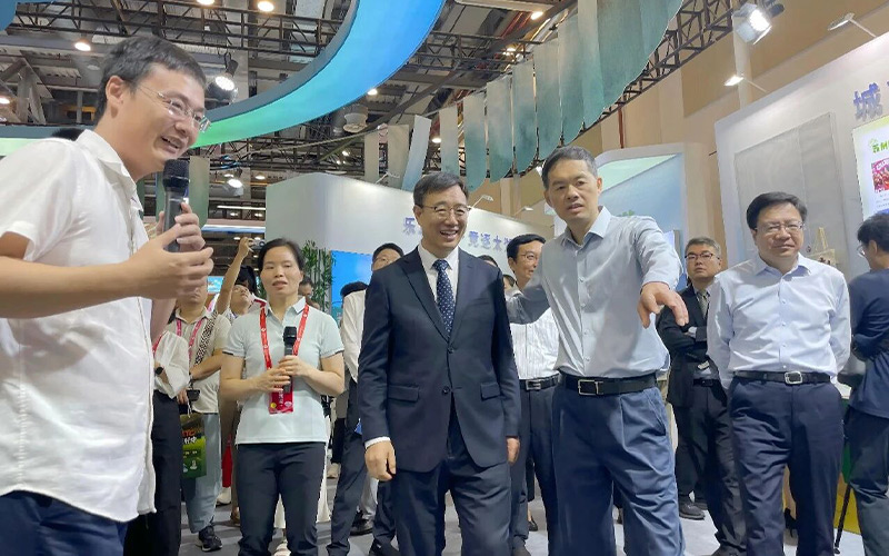 兩個(gè)博覽會(huì)，清聽(tīng)聲學(xué)展區(qū)